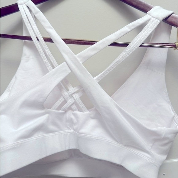 IDEOLOGY Intimates White Low Impact Scoop Neck Strappy Back Sports Bra Plus size - Picture 5 of 10